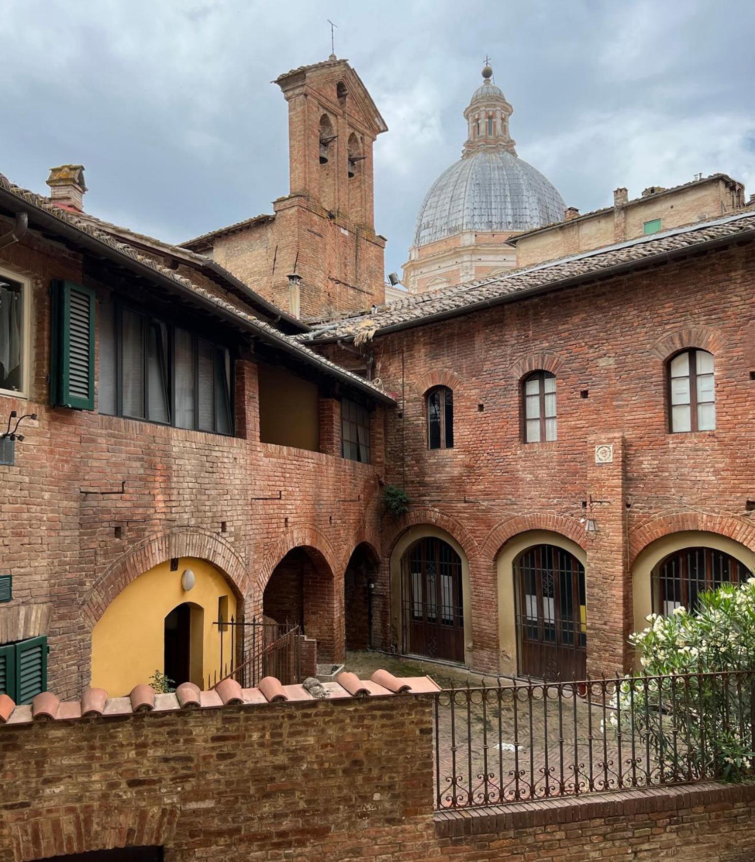 Ladyhouse Appartamento Tipico Con 4 Posti Letto Siena Exterior photo